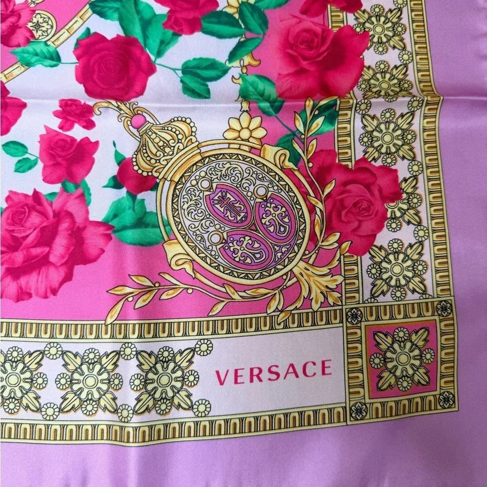 NEW IN BOX ✨ VERSACE SILK TWILL Medusa Hot Pink Roses & Gold Large Scarf